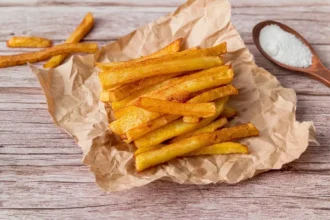 Najhrustaviji krompir fri bez kapi ulja: tajna je u jednom koraku pre stavljanja u aerogrill